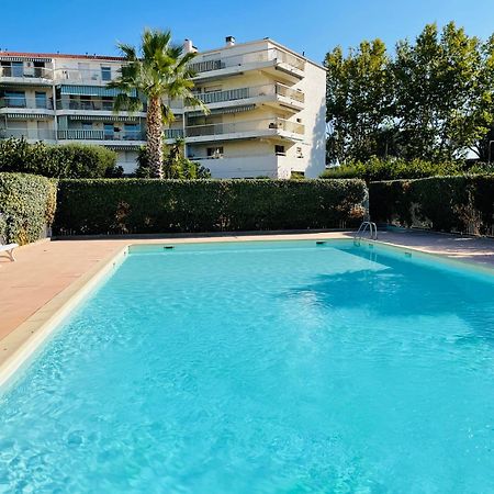 Studio De Standing Climatise, Avec Piscine, Proche De La Mer Frejus Exterior photo