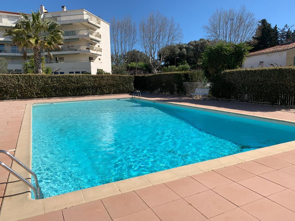 Studio De Standing Climatise, Avec Piscine, Proche De La Mer Frejus Exterior photo