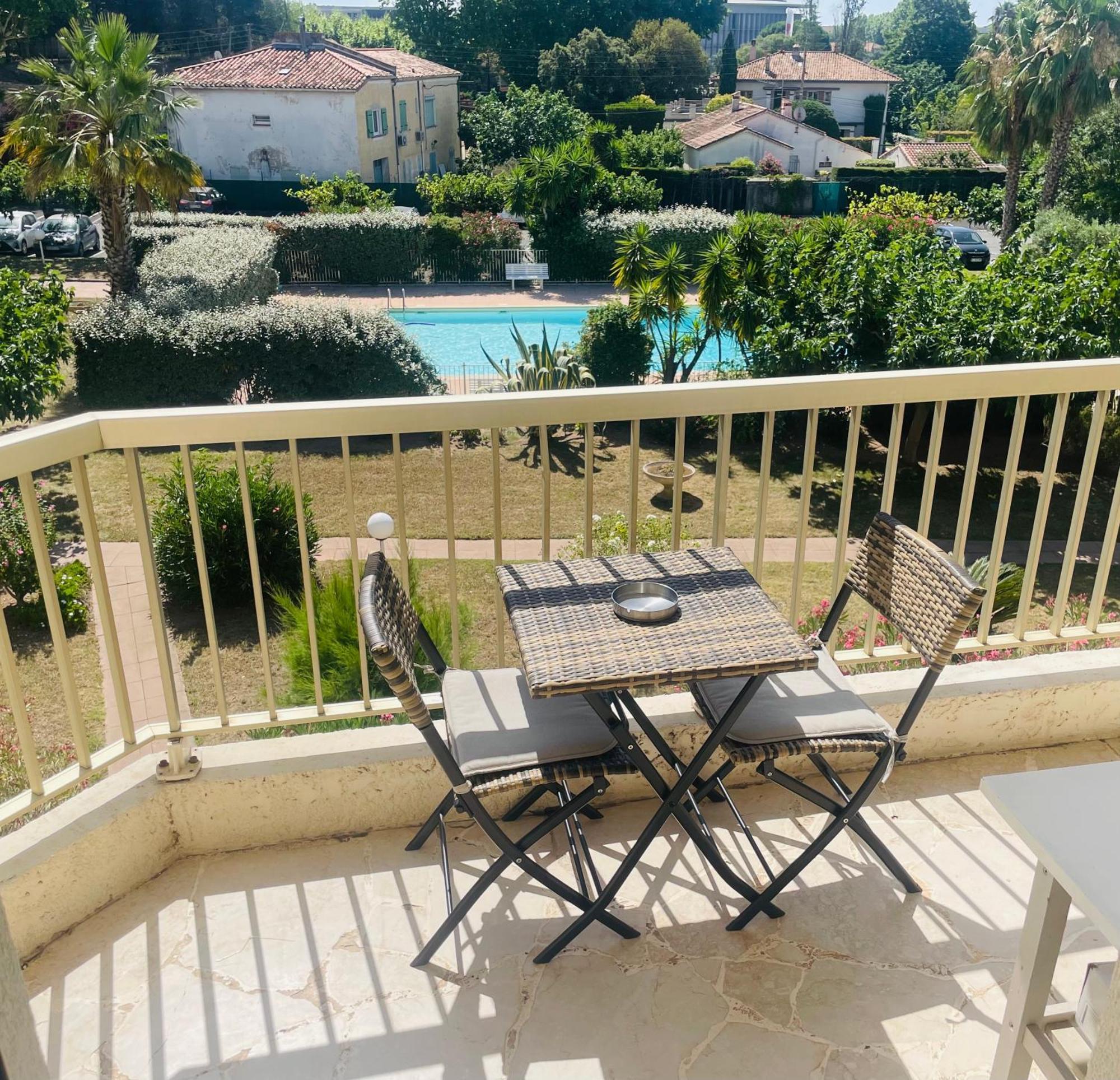 Studio De Standing Climatise, Avec Piscine, Proche De La Mer Frejus Exterior photo
